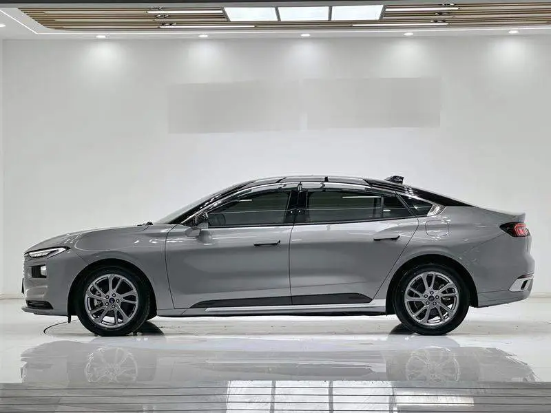 Mondeo 2023 EcoBoost 245 Luxury — 4