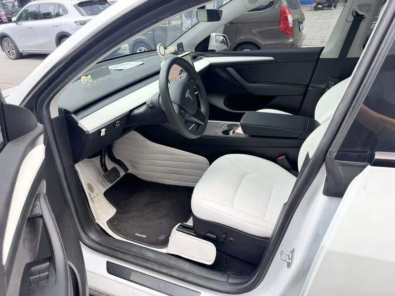 Model Y 2022 facelifted rear-wheel drive version — 8