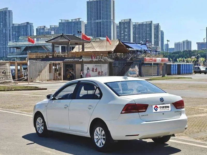 Santana 2015 1.6L Automatic Fashion Edition — 4