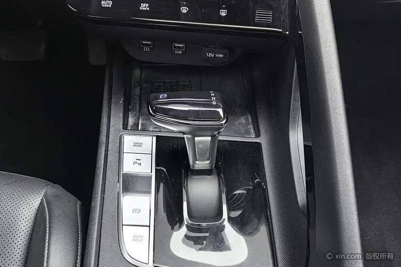 Elantra 2022 1.5L CVT LUX Premium Edition — 14
