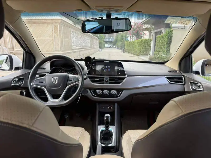 Baojun 310W 2017 1.5L Manual Comfort National V — 8