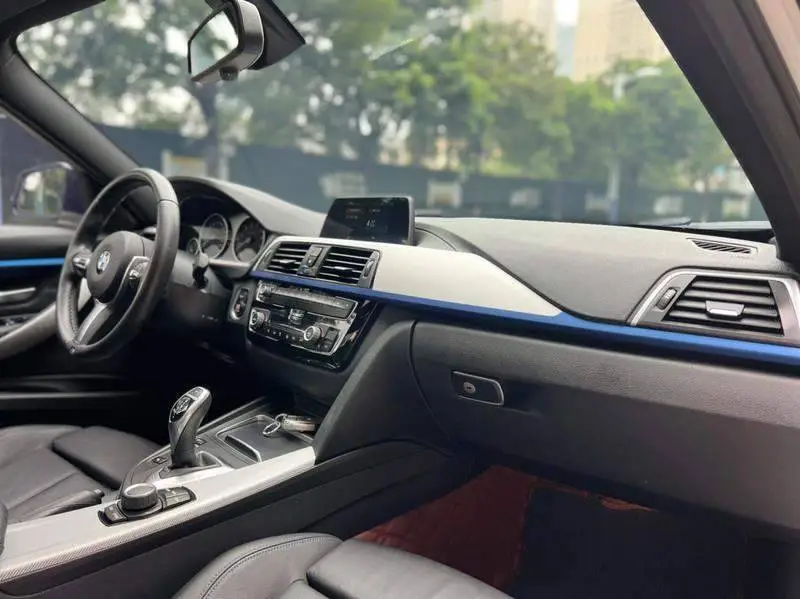 BMW 3 Series 2018 320i M Sport Package — 18