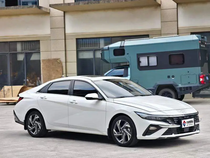 Elantra 2023 1.5L CVT GLX Elite Edition — 3