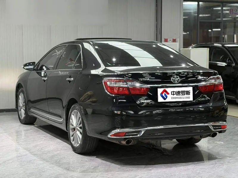 Camry 2016 Hybrid 2.5HG 10th Anniversary Luxury Navigation Edition — 4