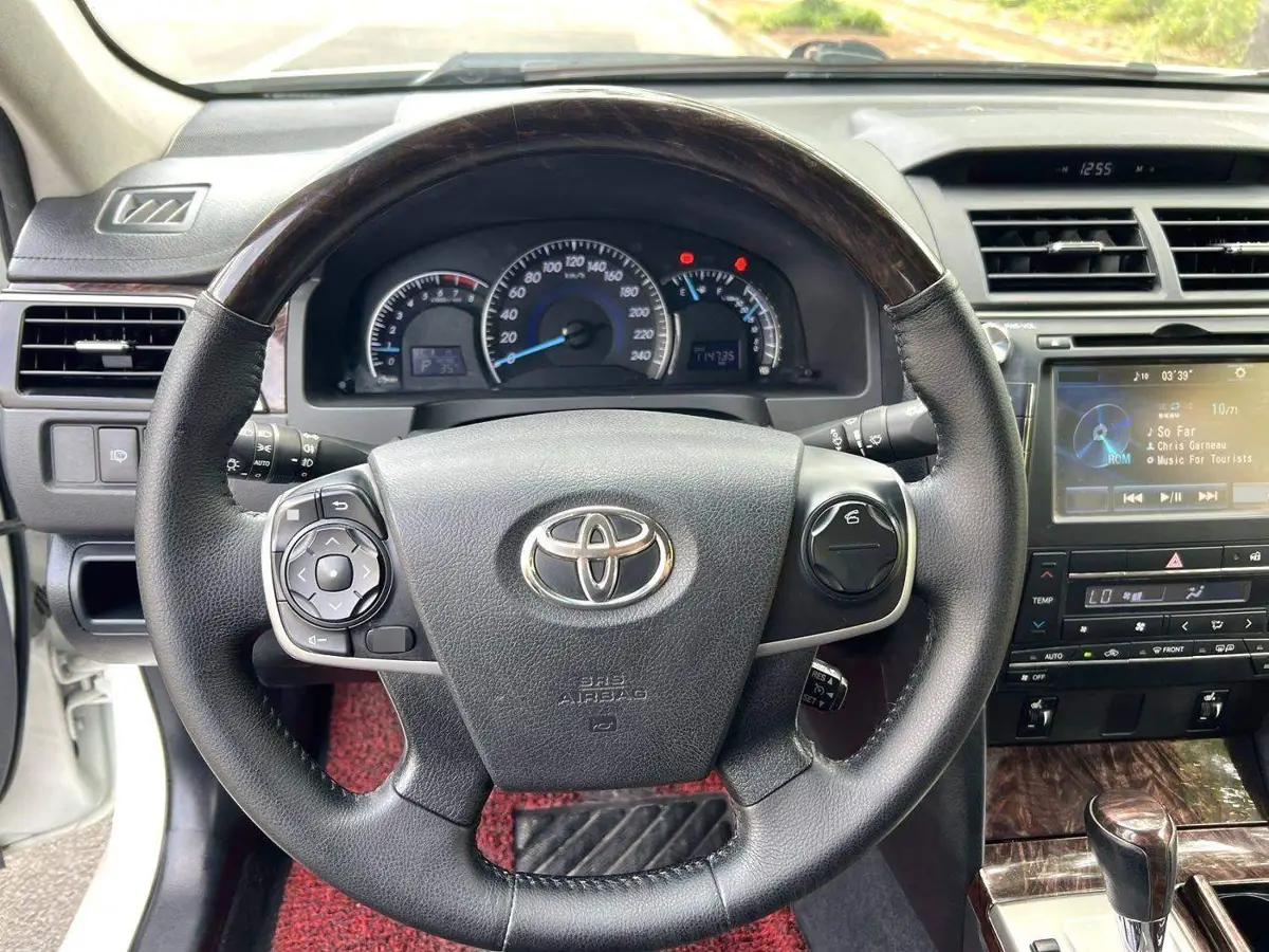 Camry 2015 2.5G Luxury Navigation Edition — 11