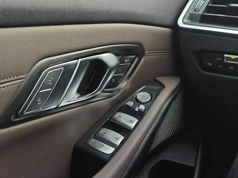 BMW 3 Series 2021 320Li M Sport Package — 17