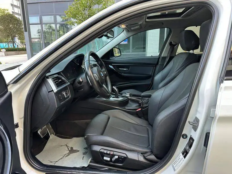 BMW 3 Series 2018 320Li Fashion Edition — 7