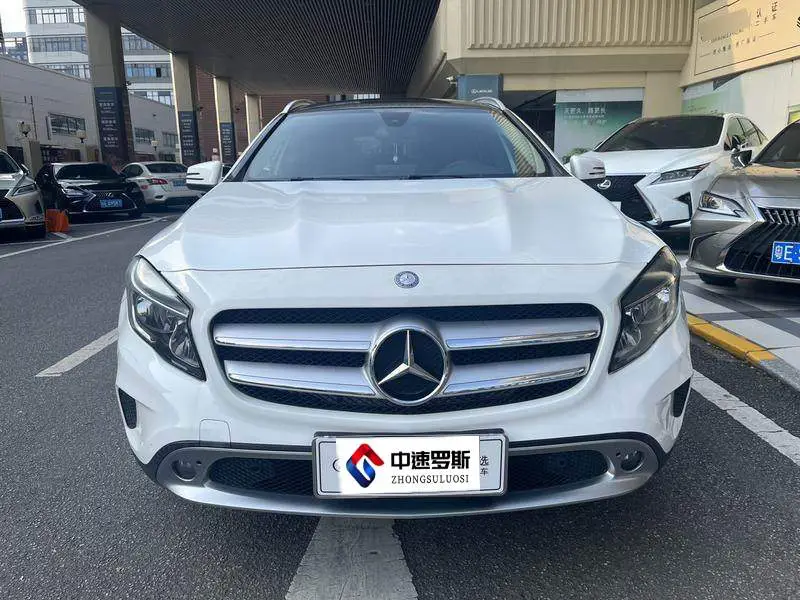 Mercedes-Benz GLA 2016 GLA 200 Dynamic — 2