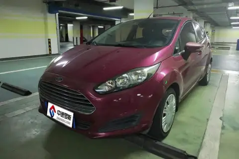 Carnival 2013 Hatchback 1.5L Manual Fashion Edition