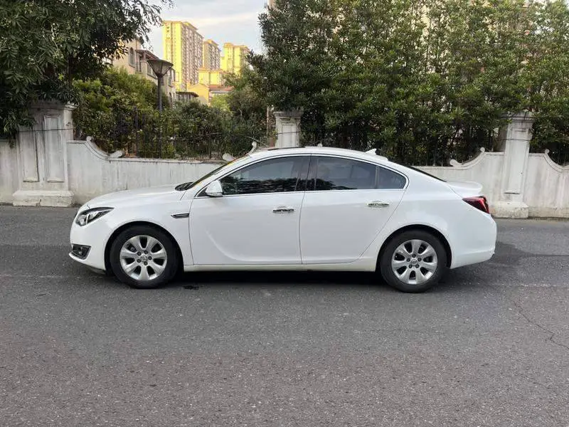 Regal 2014 2.0L Elite Fashion Edition — 4