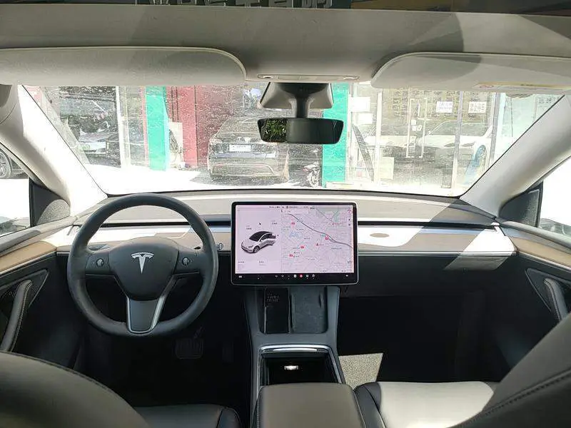 Model Y 2021 Long Range All-Wheel Drive — 10