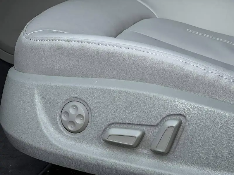 Audi A6L 2014 30 FSI Technology — 8