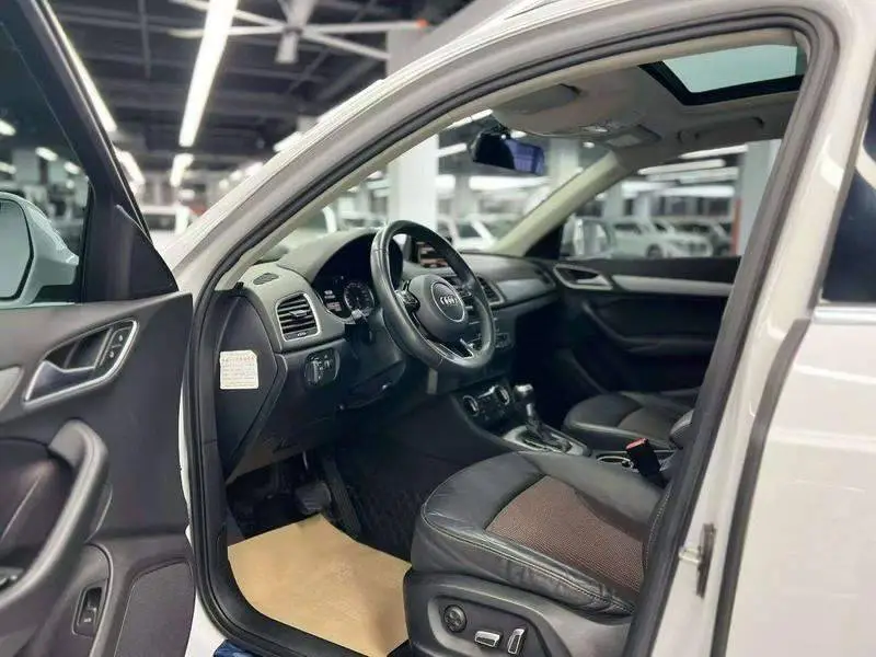 Audi Q3 2018 30th Anniversary Model 30 TFSI Fashion Model — 9