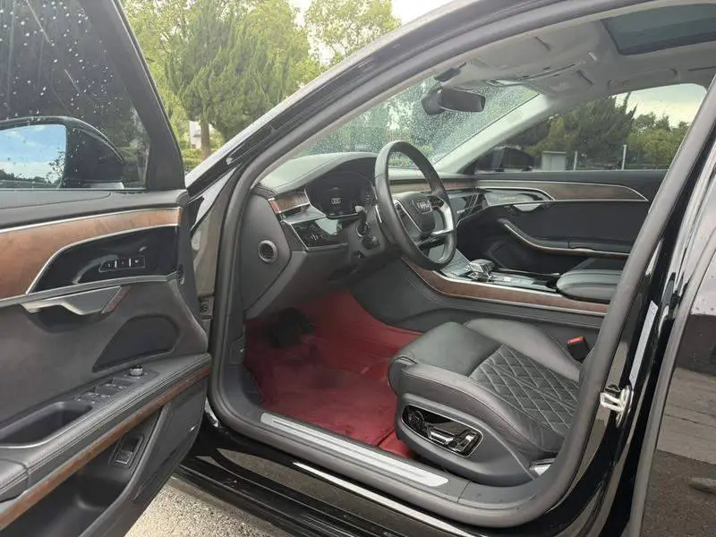 Audi A8 2023 A8L 50 TFSI quattro Premium Edition — 10