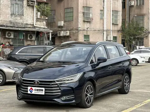 Song MAX 2018 1.5T Automatic Intelligent Connection Premium 6 Seaters