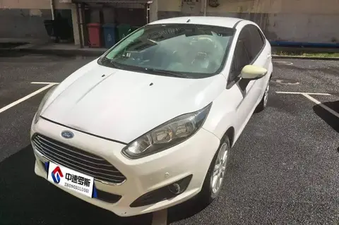 Carnival 2013 Sedan 1.5L Automatic Fashion Model