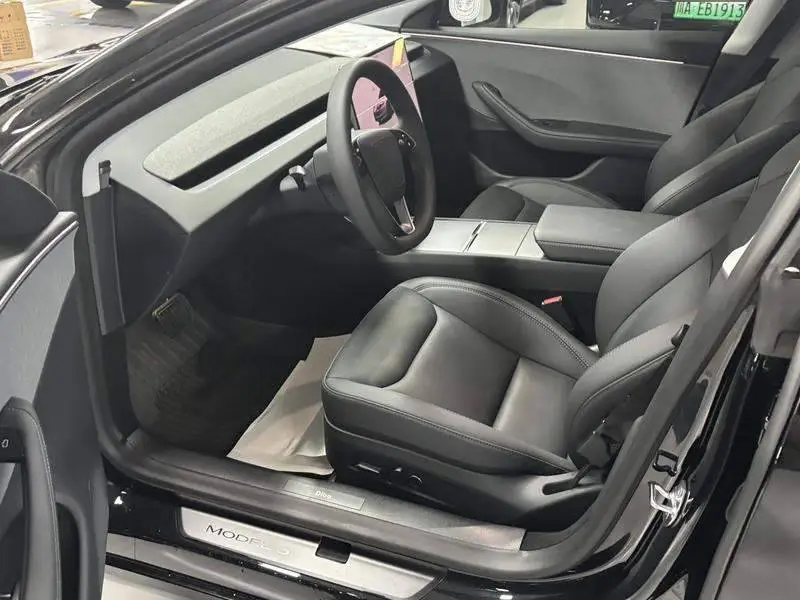 Model 3 2025 facelifted rear-wheel drive version — 8