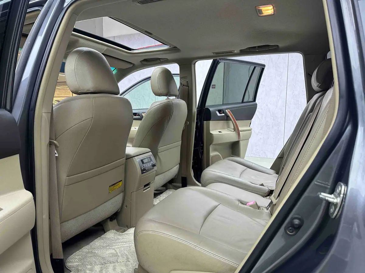 Highlander 2009 3.5L 4WD 7-seater Supreme Edition — 6