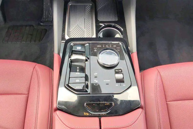 BMW i5 2025 eDrive 40L M Sport Package — 11