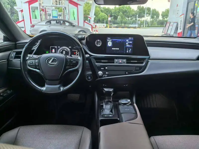Lexus ES 2021 300h Excellence Edition — 7