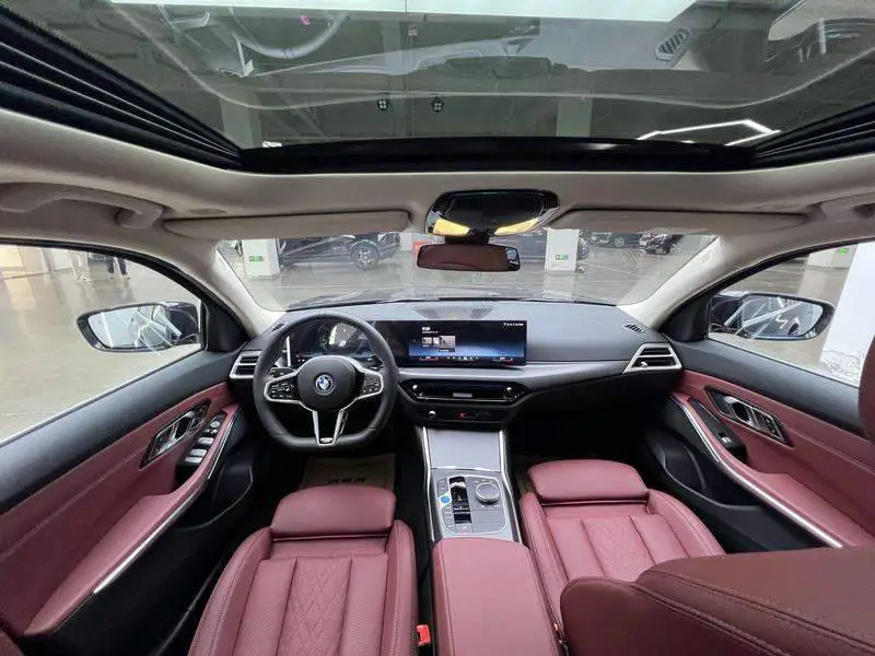 BMW i3 2025 eDrive 35 L — 19