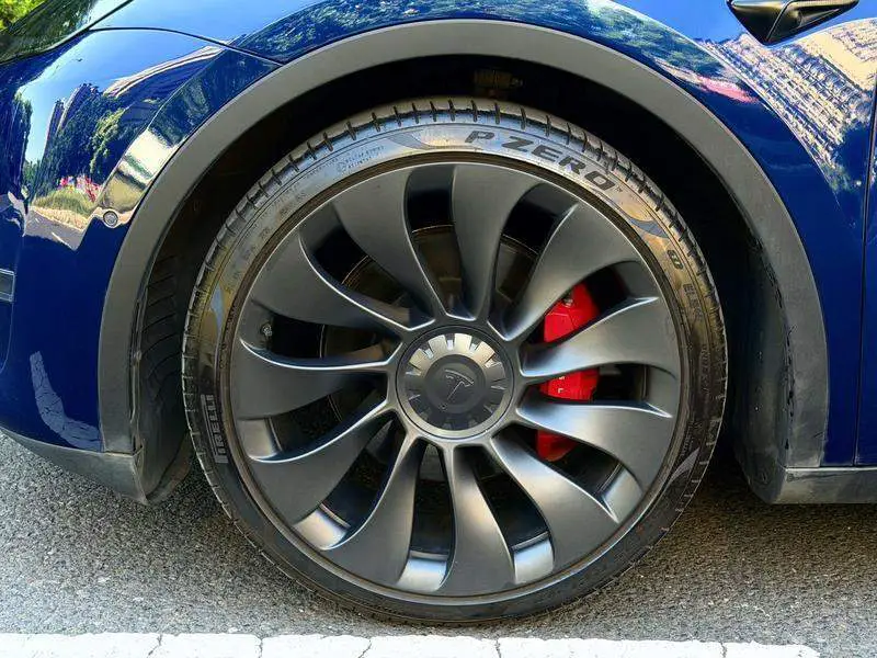 Model Y 2022 Performance All-Wheel Drive — 7