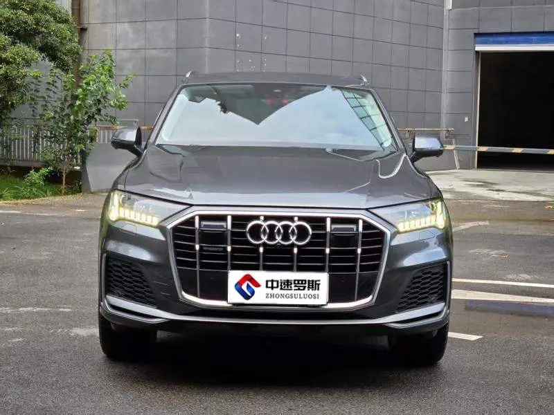 Audi Q7 2022 55 TFSI quattro S line premium model — 2