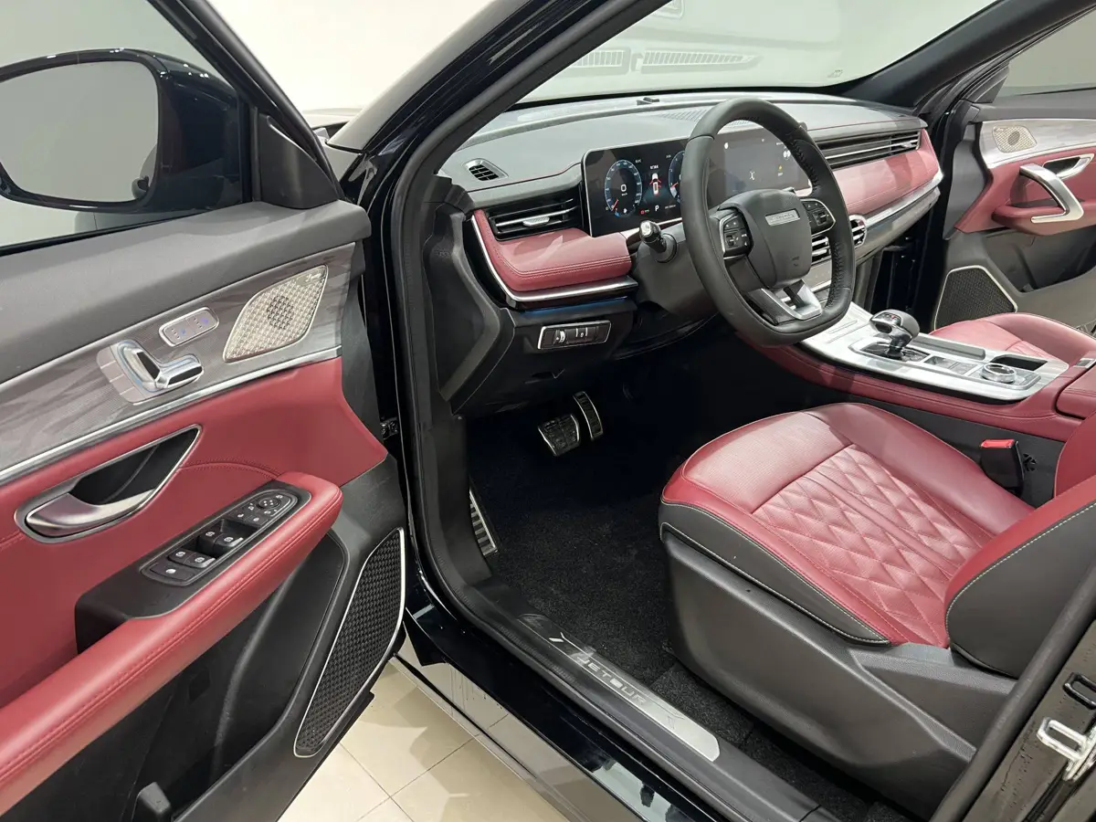 JETOUR X70 PLUS 2023 1.5T DCT Brave PLUS 5-seater — 7