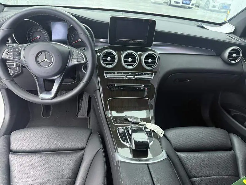 Mercedes-Benz GLC 2017 GLC 260 4MATIC Dynamic — 11
