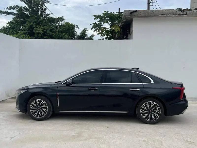 Hongqi H5 2024 2.0T Automatic Intelligent Connection Flagship Edition — 3