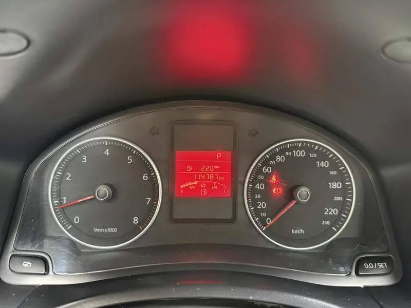 Bora 2011 1.6L Automatic Comfort — 12