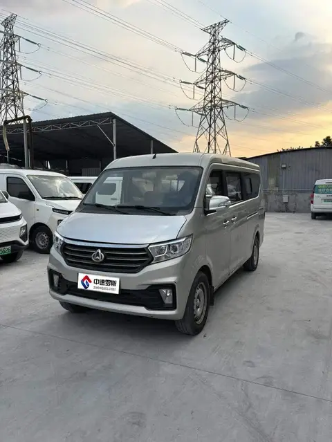 Kuayuexing V5 EV 2021 luxury 7-seater bus Inovance system
