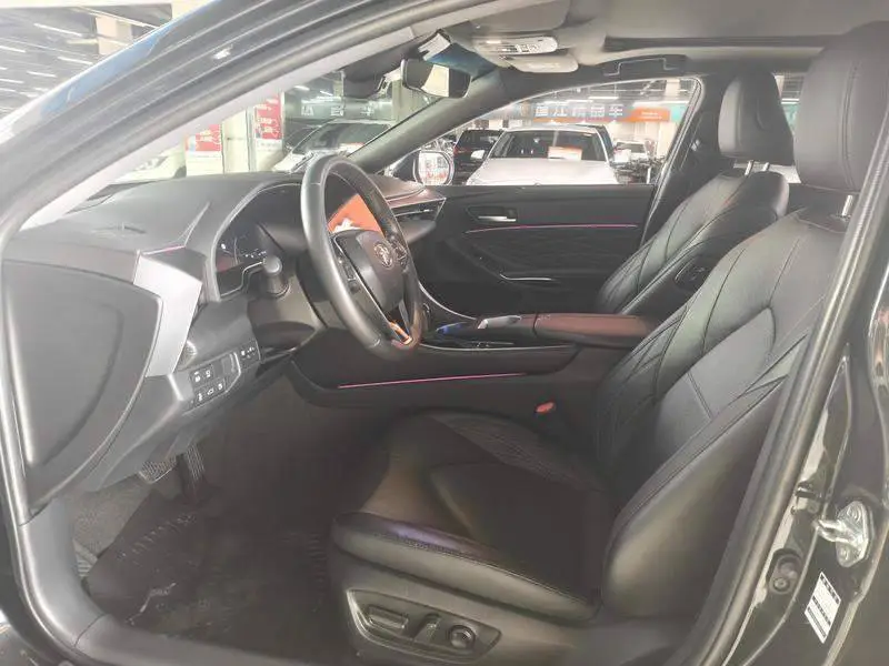Asian Dragon 2022 Hybrid 2.5L XLE Premium Edition — 8
