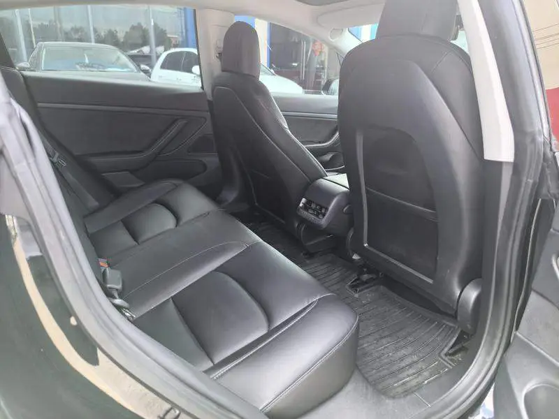 Model 3 2019 Standard Range RWD Upgraded Edition — 10
