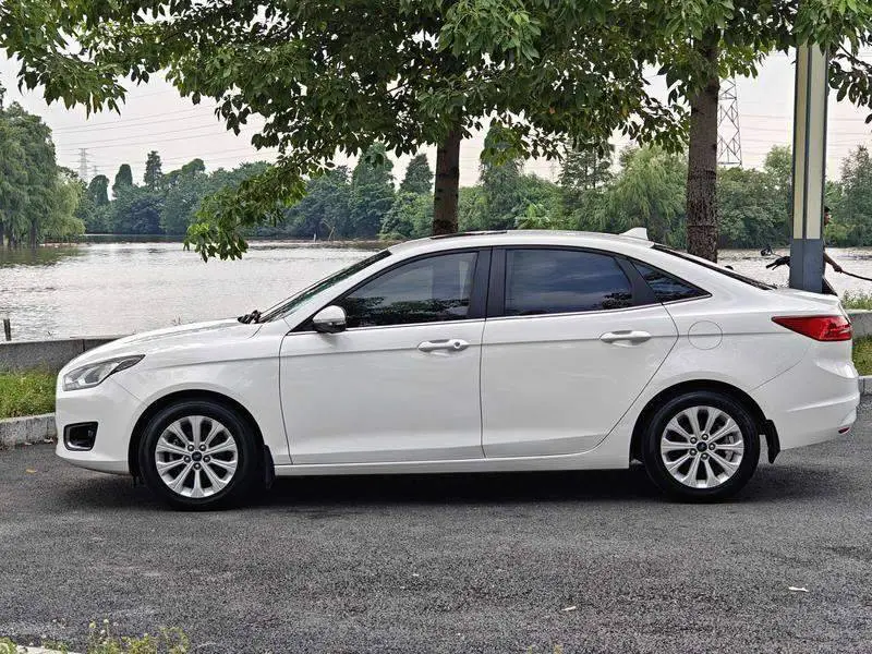 Furis 2015 1.5L Automatic Fashion Model — 4