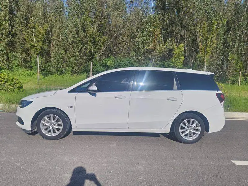 Buick GL6 2018 18T 6-seat luxury model — 4