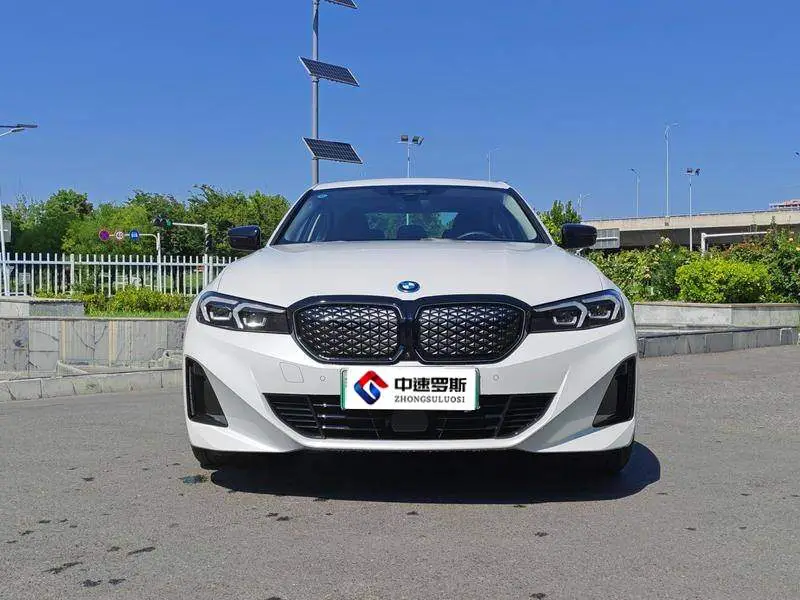 BMW i3 2025 eDrive 40 L Night Edition — 2