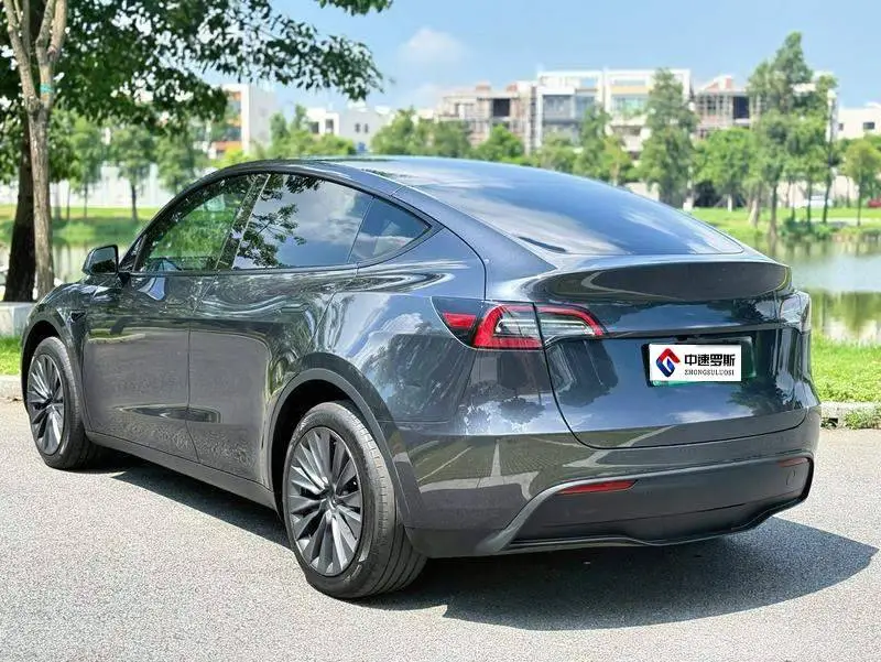 Model Y 2024 rear-wheel drive version — 3