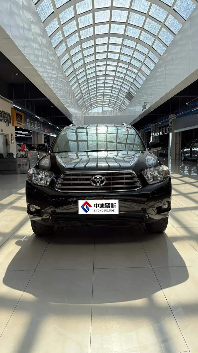 Highlander 2011 2.7L 2WD 7-seat luxury version — 8