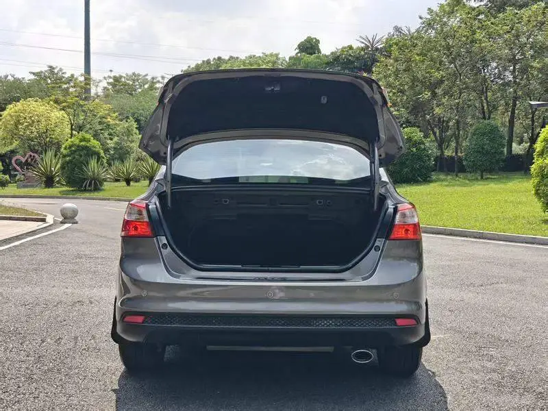 Fox 2012 Hatchback 1.6L Automatic Fashion Edition — 8