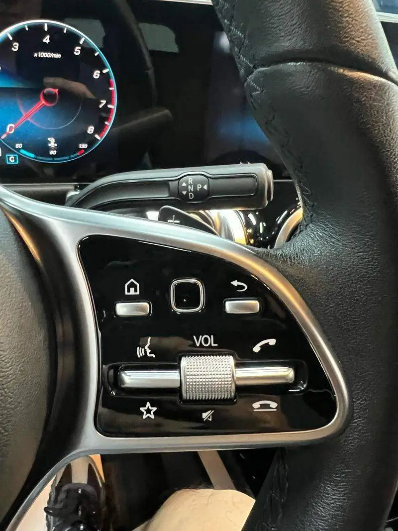Mercedes-Benz GLB 2020 GLB 180 Dynamic — 11