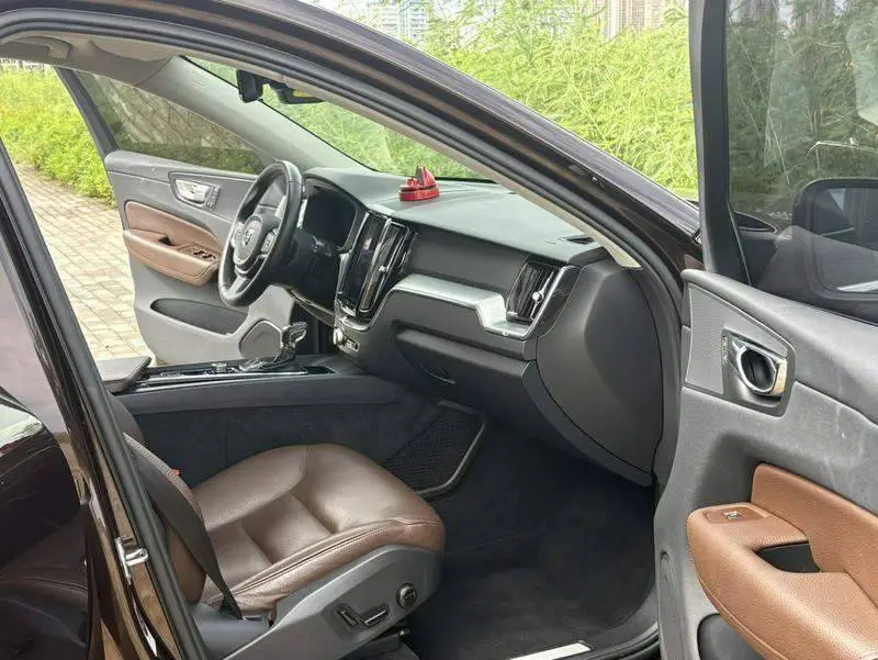 Volvo XC60 2020 T5 4WD Zhiyi Luxury Edition — 9