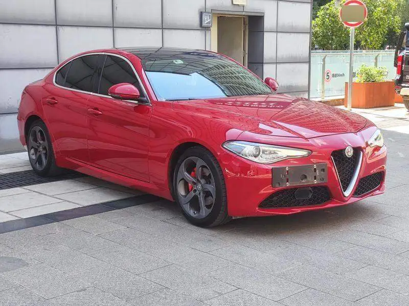 Giulia 2017 2.0T 200HP Deluxe Edition — 3