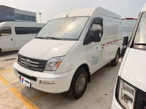 Xintu V80 2023 2.0T AMT Classic City King Short Axis Mid-Top 3 Seaters