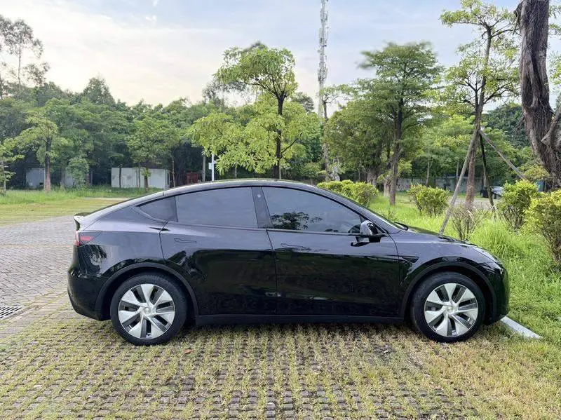 Model Y 2022 facelifted rear-wheel drive version — 7