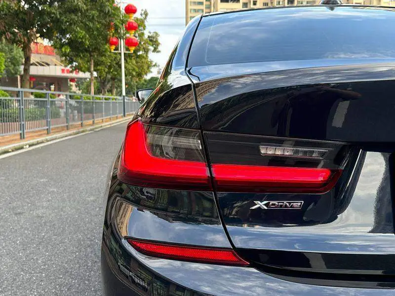 BMW 3 Series 2021 325Li xDrive M Sport Package — 11