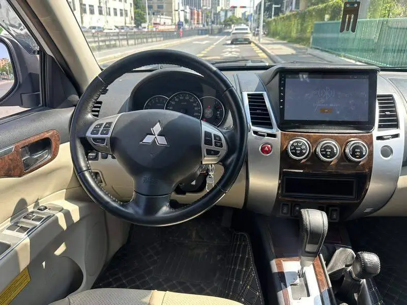 Pajero Sport 2013 3.0L Automatic 4WD Flagship Edition — 9