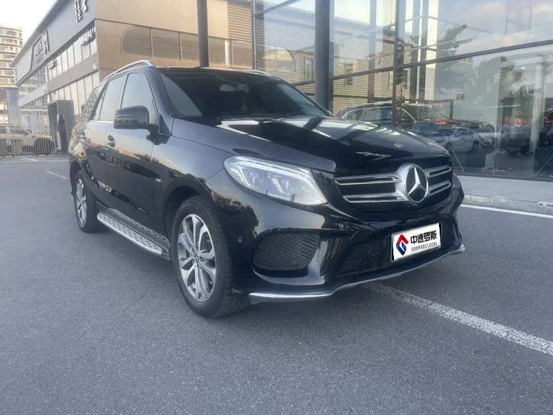 Mercedes-Benz GLE 2018 GLE 320 4MATIC Dynamic Collector's Edition — 3