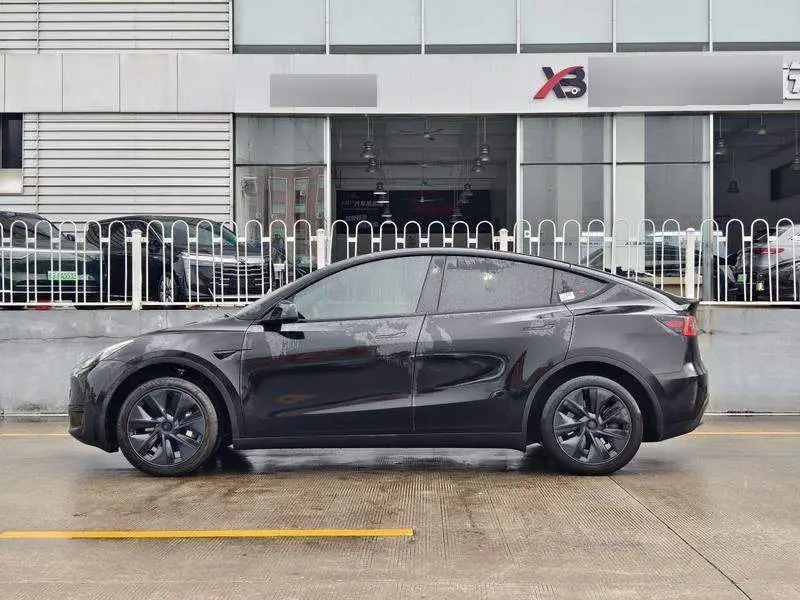 Model Y 2024 rear-wheel drive version — 3