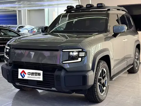 Dark blue G318 2024 4WD air suspension version